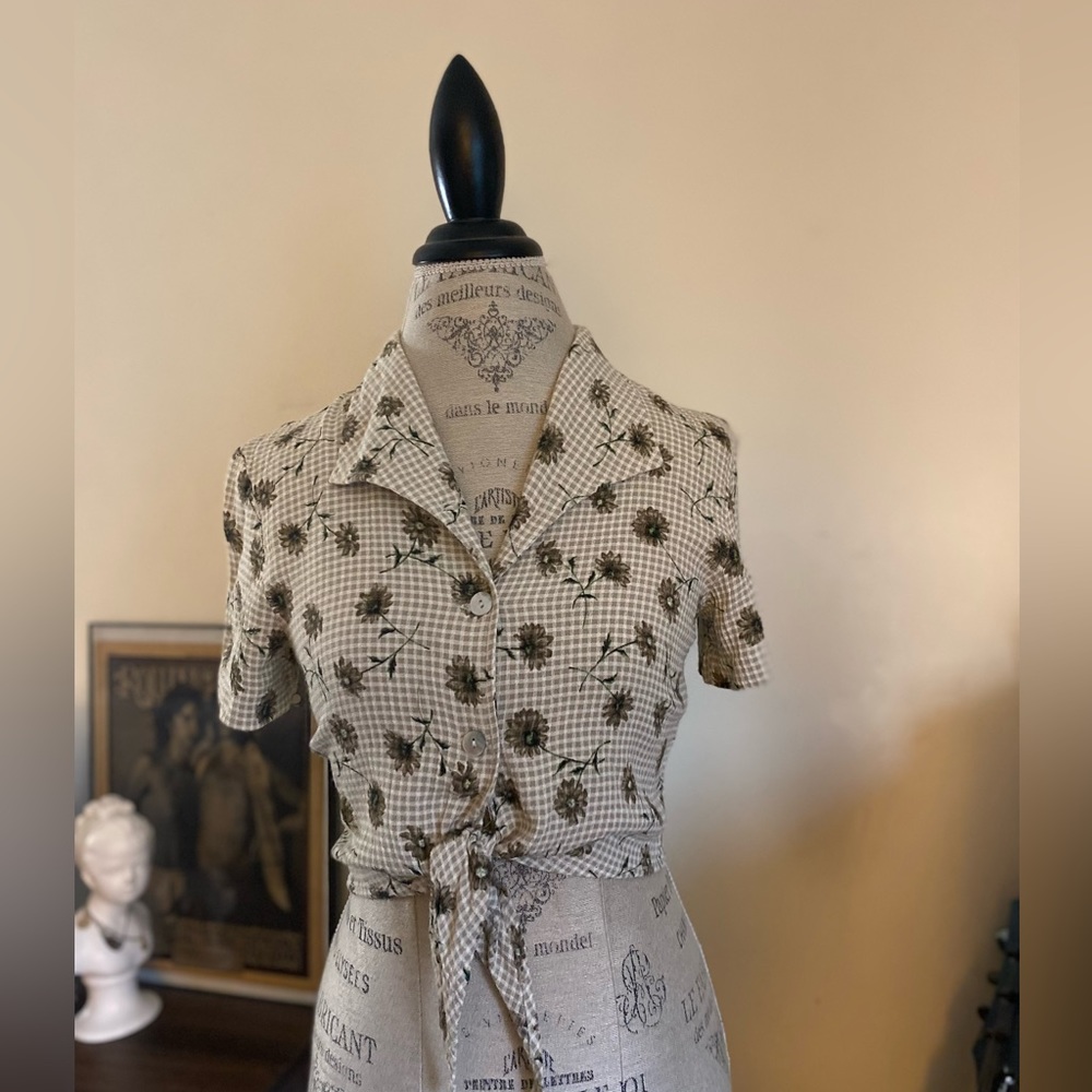 Vintage cropped daisy gingham print blouse
